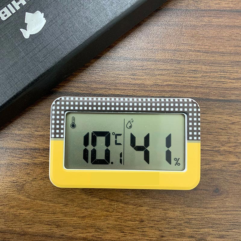 Hygromètre coloris jaune / carbone pour Boîte à Cigare