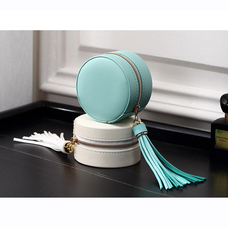 Couleurs discrètes de la Mini Trousse à Bijoux de Voyage