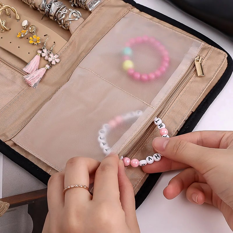 Rangement des bracelets dans Pochette de voyage pour Bijoux