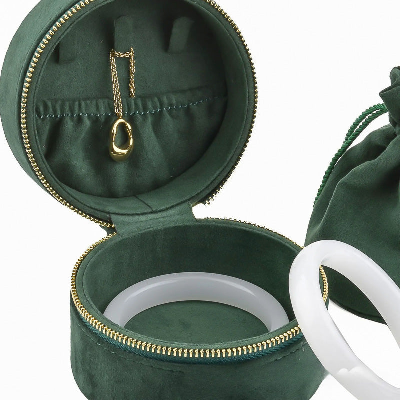 Crochets à Colliers dans la Boîte à Bijoux de Voyage en Velours