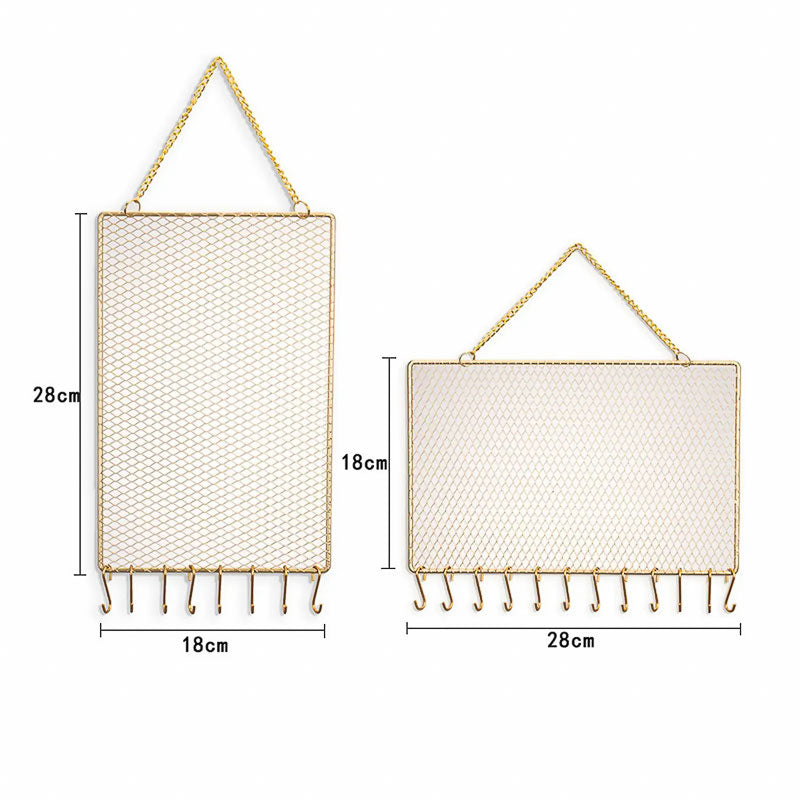 Dimensions du Porte-Bijoux Mural de la Salle Des Coffres