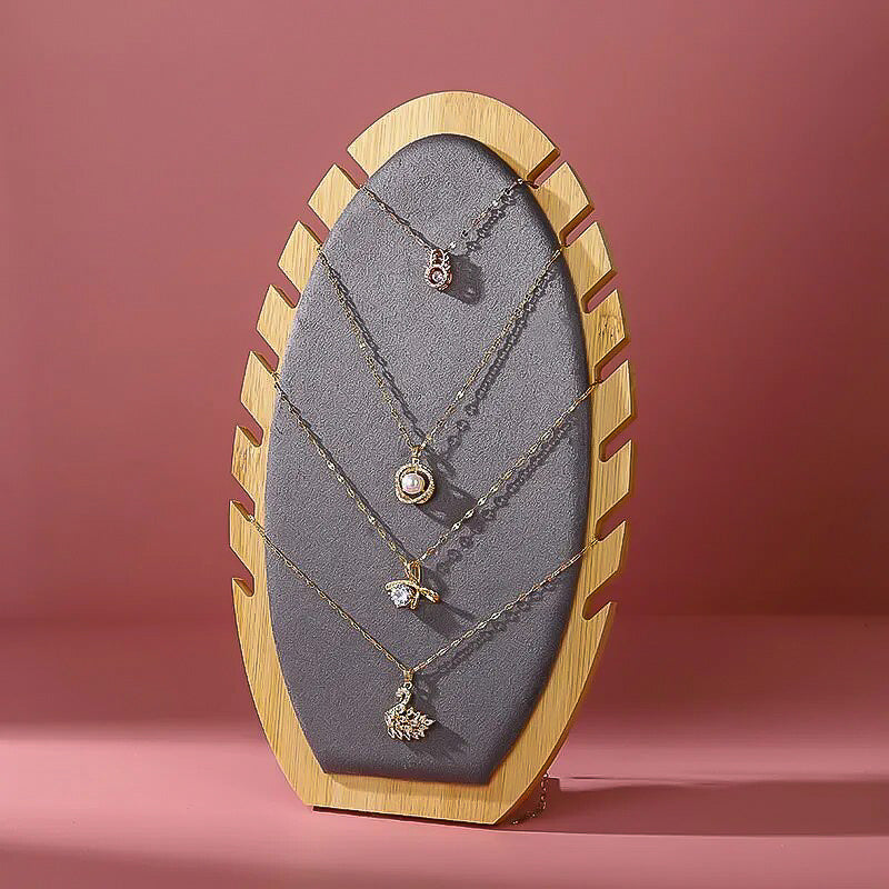 Couleur Grise du Présentoir à Colliers de la Salle Des Coffres